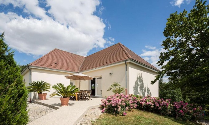 Baroville House | La goutte d'or