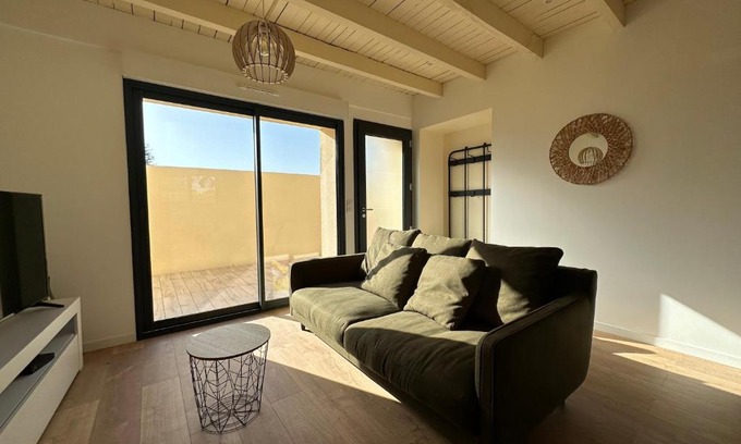 Montauban Apartment | La Halte Occitane - Classé 3 étoiles - Pour 6 personnes, 3 chambres, parking, terrasse, tout inclus