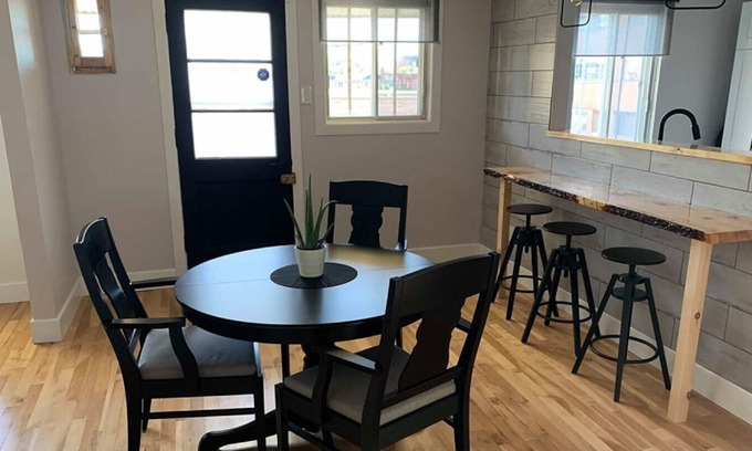 Montreal Condo | La joie de vivre - Newly renovated, bright and sunny two bedrooms in Villeray