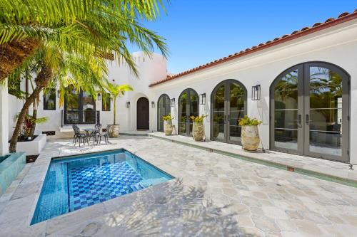 Beach Barber Tract House | La Jolla Gem Spa Oceanview Rooftop Deck