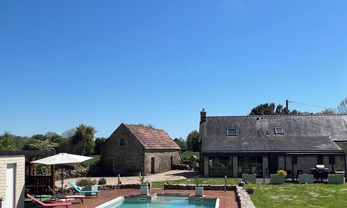 Pluguffan House | La Longère