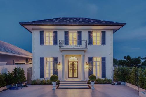 Hua Hin Villa | La Luciole Bleue