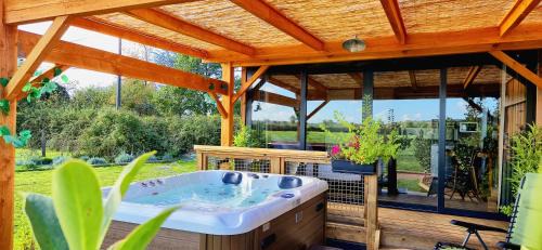Saint-Yan House | La Luna - Tiny House Spa - Romantique & Nature
