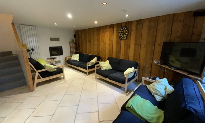 Saint-Jean-de-Belleville Apartment | LA MAISON, accommodation for 13 to 15 people