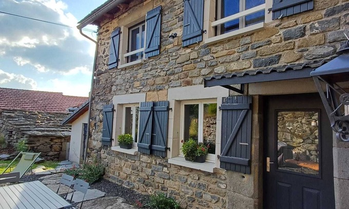 Saint-Julien-Chapteuil Cottage | La Maison Tranquille in Rocherols