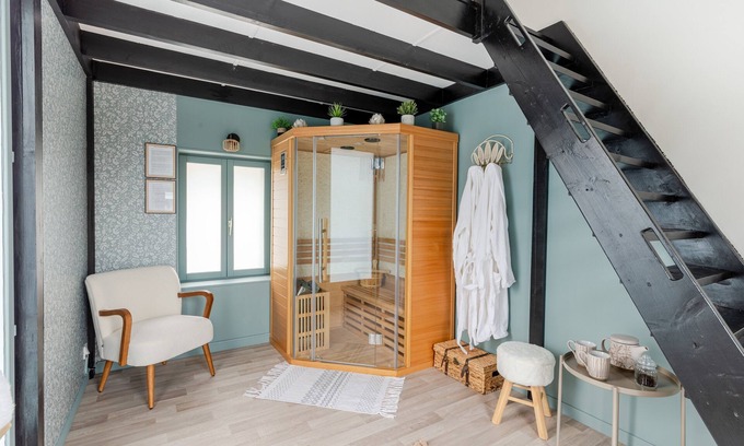 Saint-Meloir-des-Ondes House | La Maison Melo - Jacuzzi et Sauna - proche de la plage