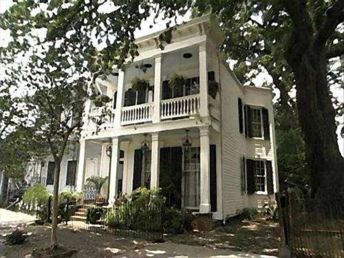 Faubourg Livaudais House | La Maison Carondelet