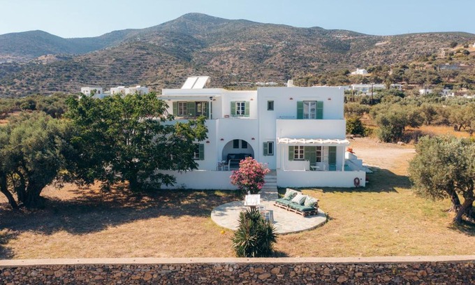 Platis Gialos Apartment | La Maison de Lilac-Luxurious Olive Grove apartments