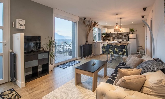 Voglans House | LA Maison LAC ET Montagne