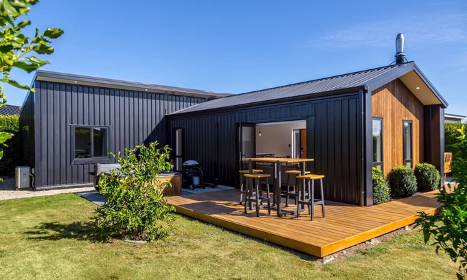 Martinborough House | La Maison Noir, Martinborough