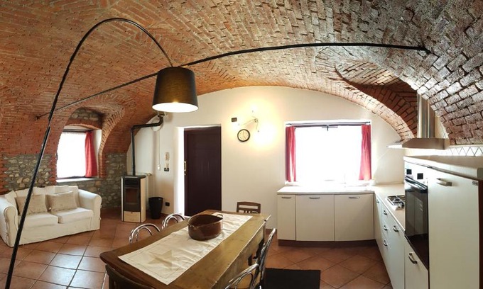 Aosta House | La Maison Rose CIR 0244