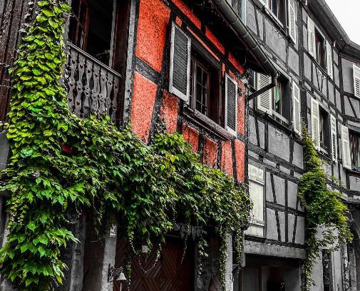 Riquewihr House | La Maison Rouge Au coeur de la ville.