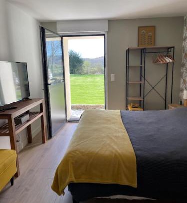 Saint-Martin-sur-Oust Apartment | La Martinière