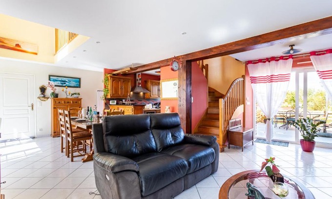 Saint-Meloir-des-Ondes House | La Melorienne