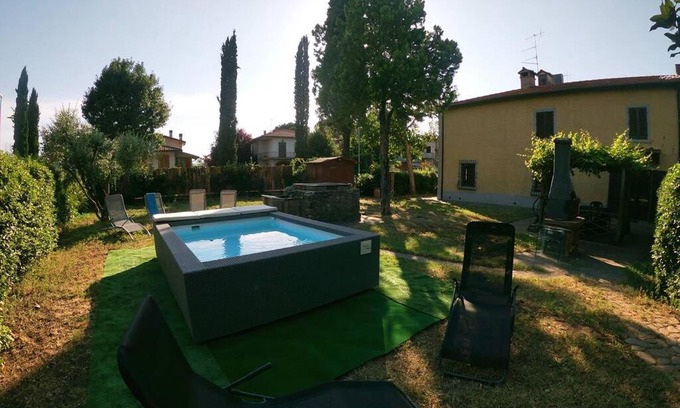 Campoluci Villa | La Menchina (Alloggio privato)