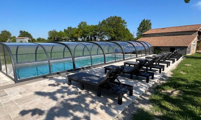 Le Poire-sur-Vie Bed & Breakfast | La Millière - Chambres d'hôtes - Piscine & campagne - Marie-Anne & Marie-Adélaïde