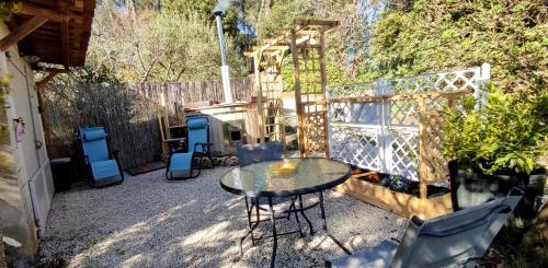 Barjols Bed & Breakfast | La pinède de Manon chambre cabanon