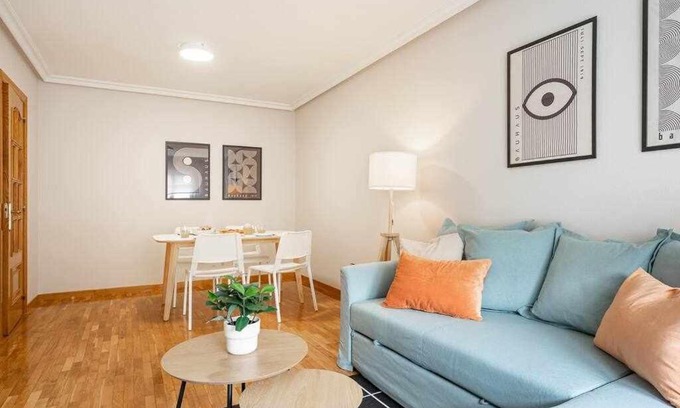 Distrito Llano Apartment | La Plaza Apartamento