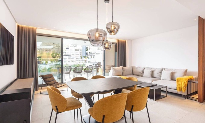 Benahavis Apartment | La Quinta 3 bedroom apartment with Private Hot Tub