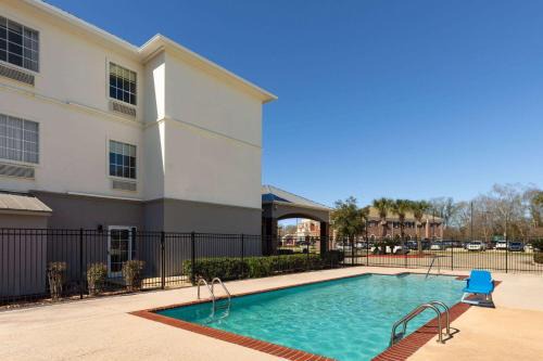 Bayou Cane Hotel | La Quinta by Wyndham Houma