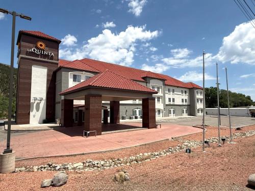 Ruidoso Downs Hotel | La Quinta by Wyndham Ruidoso Downs