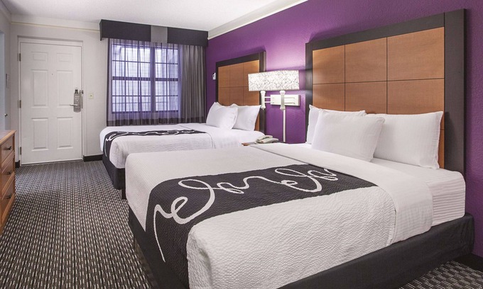 San Marcos Hotel | La Quinta Inn by Wyndham San Marcos