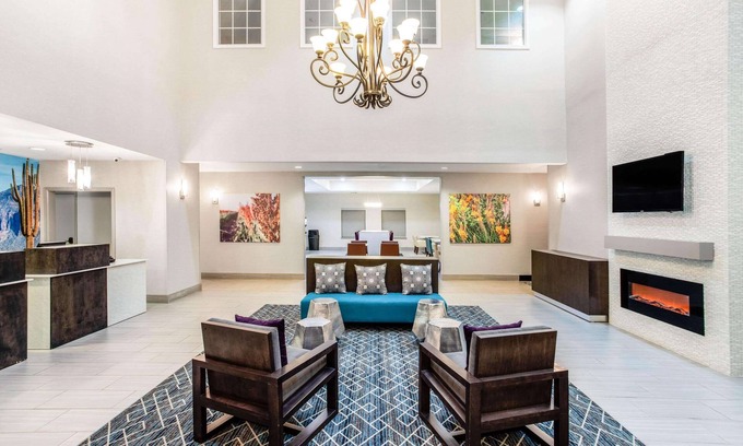 Hillsboro Hotel | La Quinta Inn & Suites by Wyndham Hillsboro