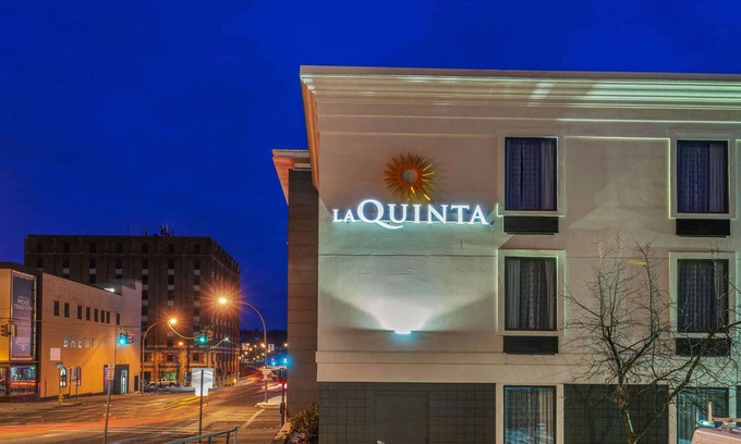 Jamestown Hotel | La Quinta Inn & Suites by Wyndham Jamestown