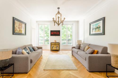 Notre-Dame-des-Champs Apartment | La Résidence du Sénateur