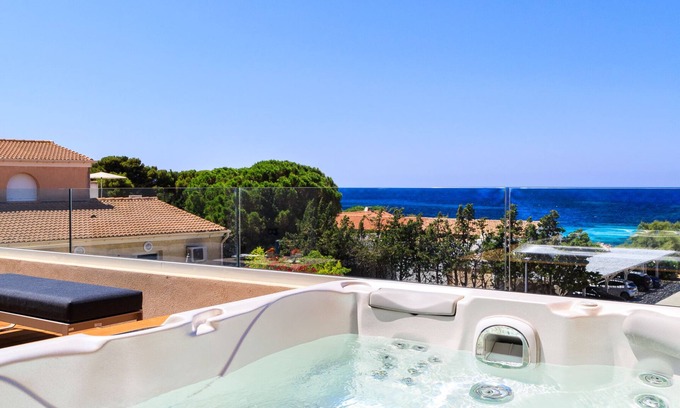 L'Ile-Rousse Hotel | La Résidence Santa Maria