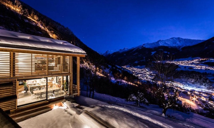 Saint-Pierre-de-Clages Ski Chalet | La Ruinette - Luxury chalet near Verbier
