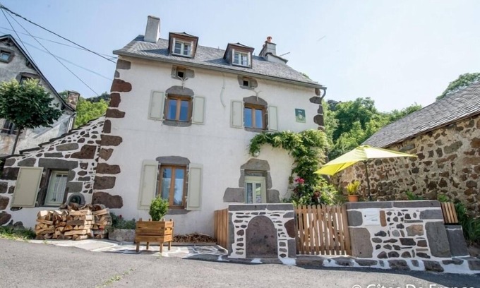 Saint-Victor-la-Riviere House | La Salamandre - Saint-victor-la-riviere