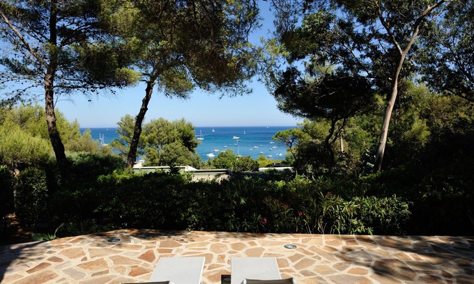 Cap Benat Villa | La Sibloïde: pleasant house by the sea, among nature, superb view.