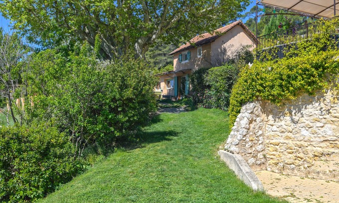 Villelaure House | La Source - 3* Gîte with terrace