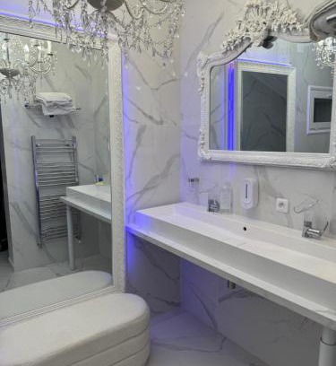 Villemomble House | La suite santorini