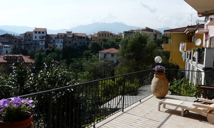 Civezza Apartment | La Tavernetta is a 2 bedrooms apartment for 4/6 persons