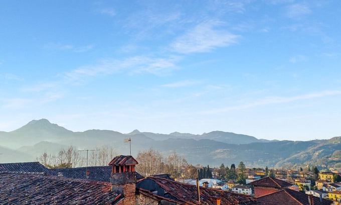 Mologno Apartment | La Tegola - Old town apartment with amazing views