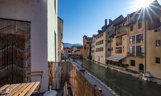 Annecy Old Town Apartment | La Terrasse du Thiou - Location 😍🤩