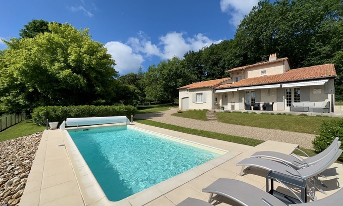 Douzillac Villa | La Terrasse - The ultimate charming holiday house with private pool
