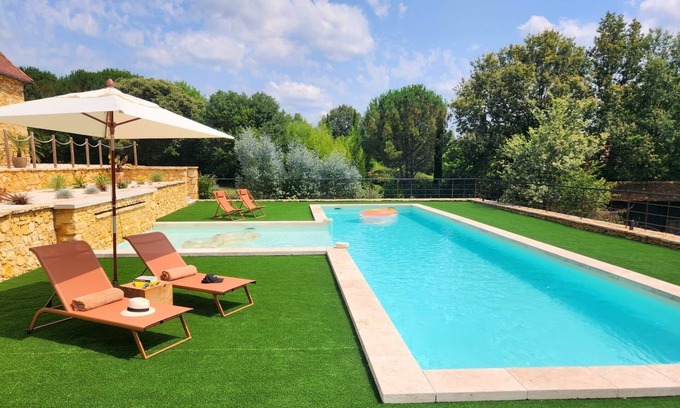 Castelnaud-la-Chapelle House | La Trilogie D'or - 5 BD retreat in Dordogne's Golden Triangle with heated pool