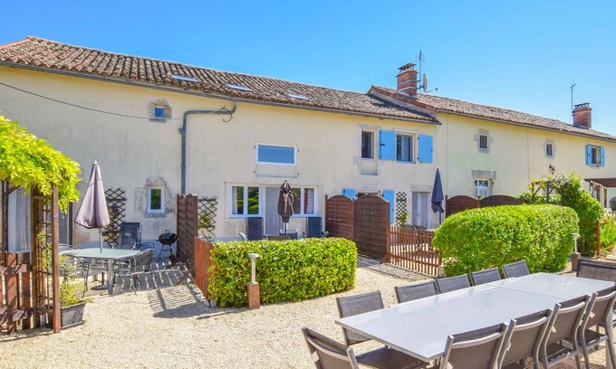 Brux House | La Vieillle Fromagerie - Charming gites in rural France