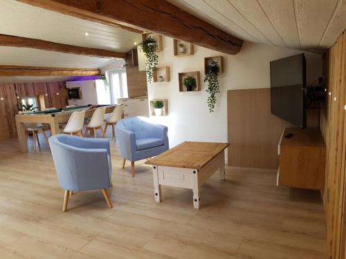 Aubiere Apartment | La Vigne d'Aubière, Spa/Balnéo, Billard,Lit 2mx2m