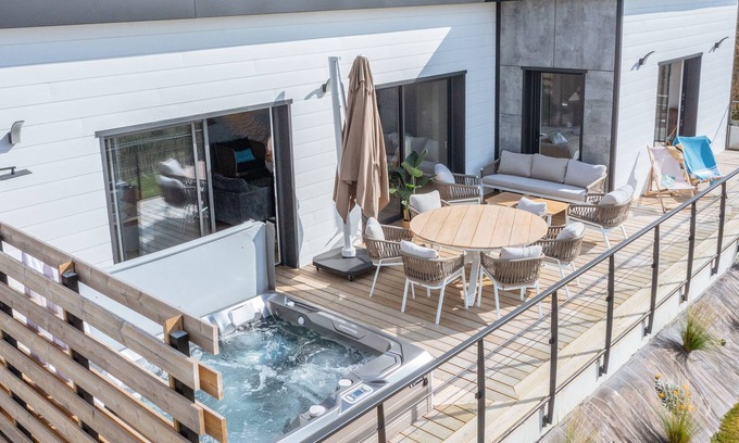 Plouider Villa | La Villa de Pen ar Menez - Between land & sea with spa