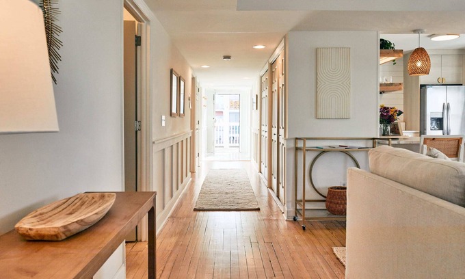 South End Apartment | La Vista by Casa Del Sol