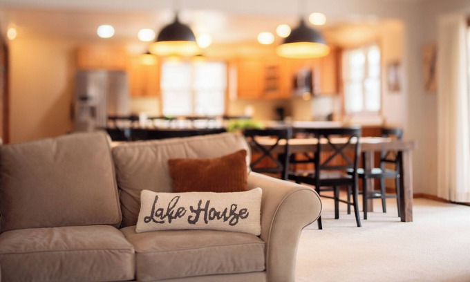 Birchwood House | Labor Day Special Rate – Cozy Lakehouse with Firepit Nights & Autumn Views