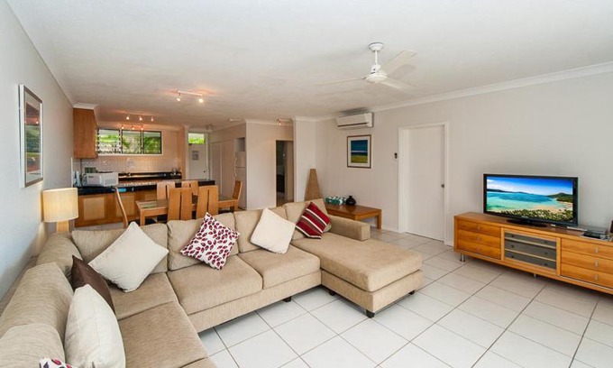 Hamilton Island Apartment | Lagoon Beachfront Lodge 003 on Hamilton Island by HamoRent