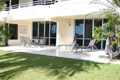 Hamilton Island Apartment | Lagoon Beachfront Lodge 005 on Hamilton Island by HamoRent