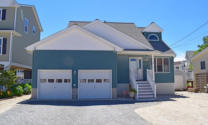 Beach Haven West House | Lagoon waterfront family vacation minutes to BEACH LBI