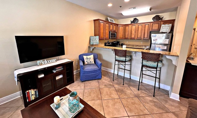 Gulf Shores Villa | Laguna Breeze E 2 Bedroom Condo by Redawning