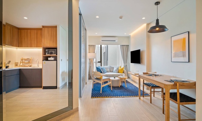 Laguna Condo | Laguna Lakeside Residences 1BR B5 Lake side